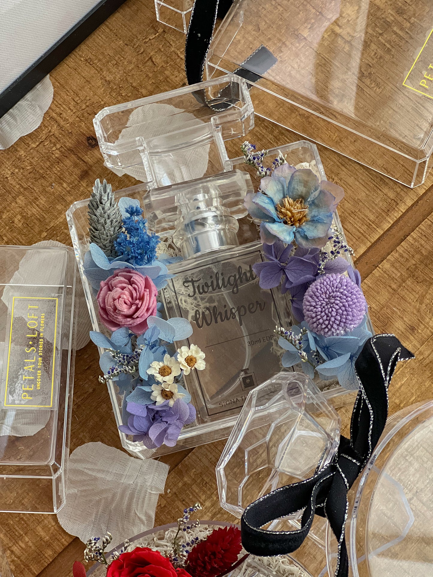 Signature Scents [Limited Edition]